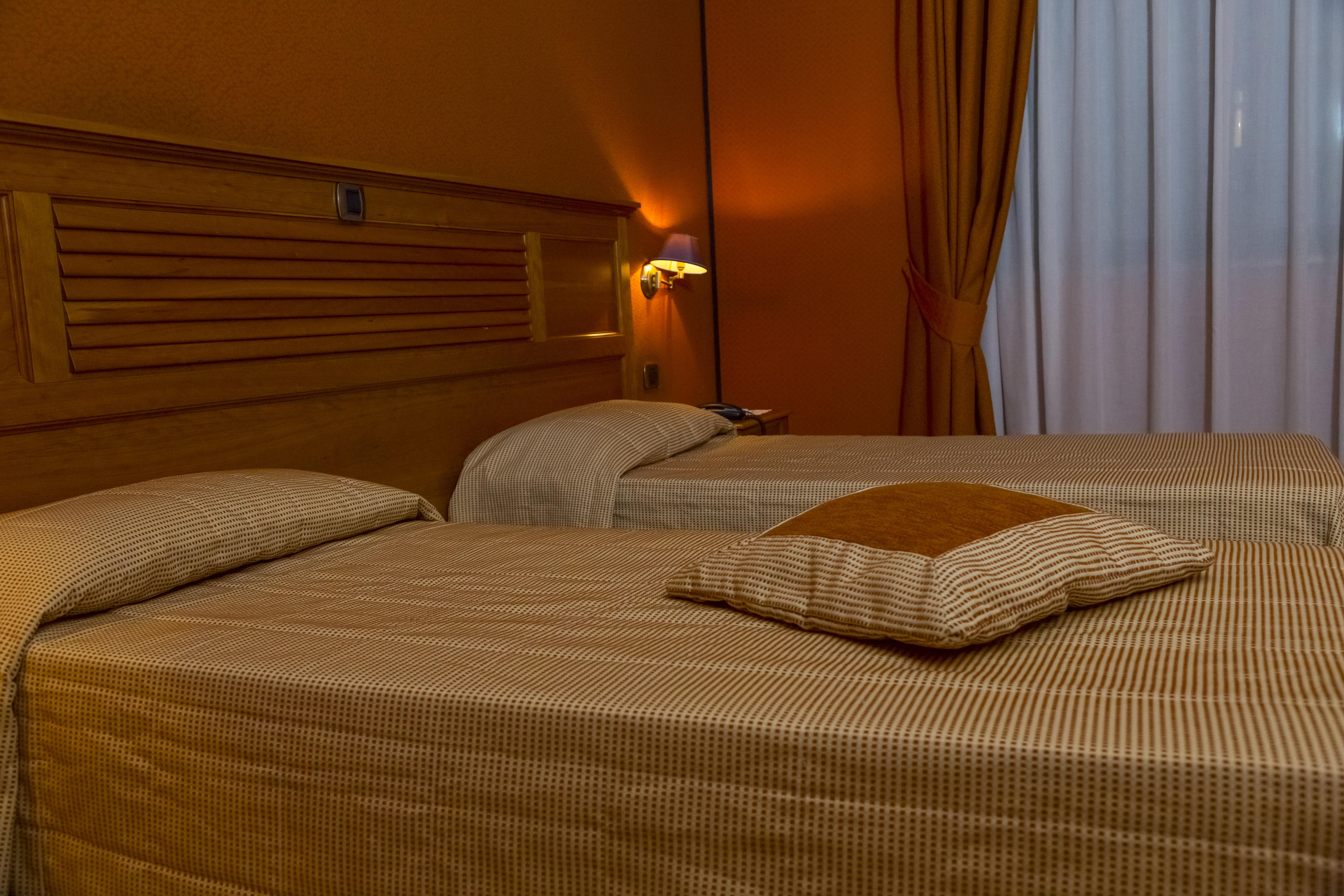 Hotel Futura Centro Congressi Наполи Екстериор снимка