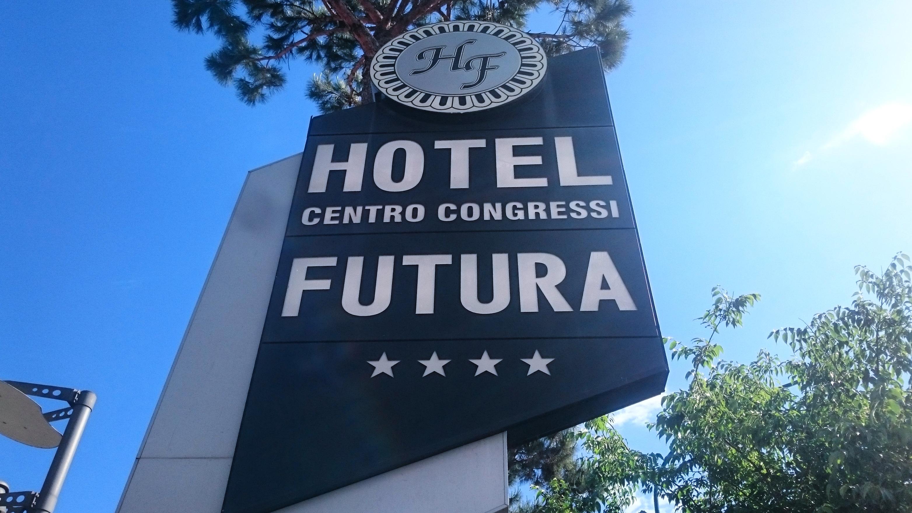 Hotel Futura Centro Congressi Наполи Екстериор снимка