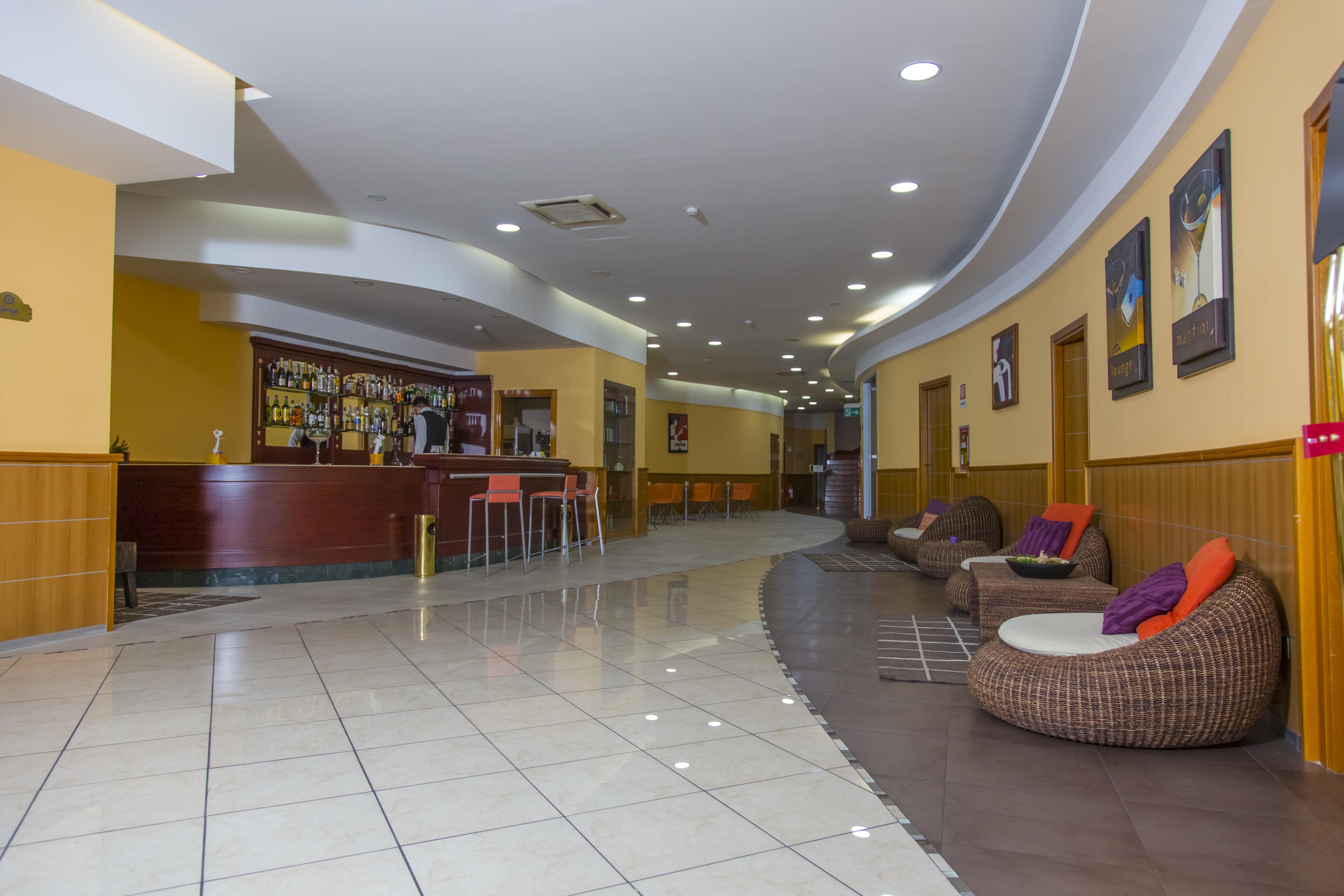 Hotel Futura Centro Congressi Наполи Екстериор снимка