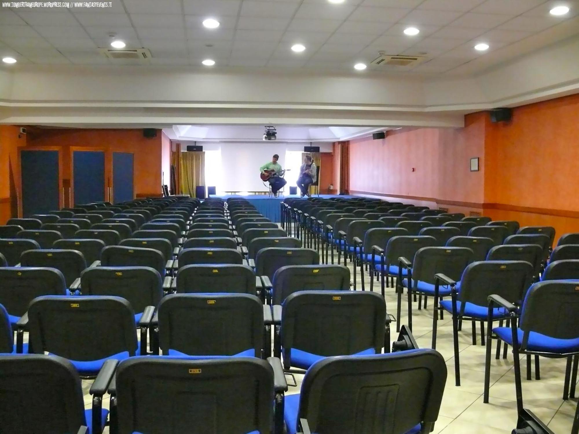 Hotel Futura Centro Congressi Наполи Екстериор снимка