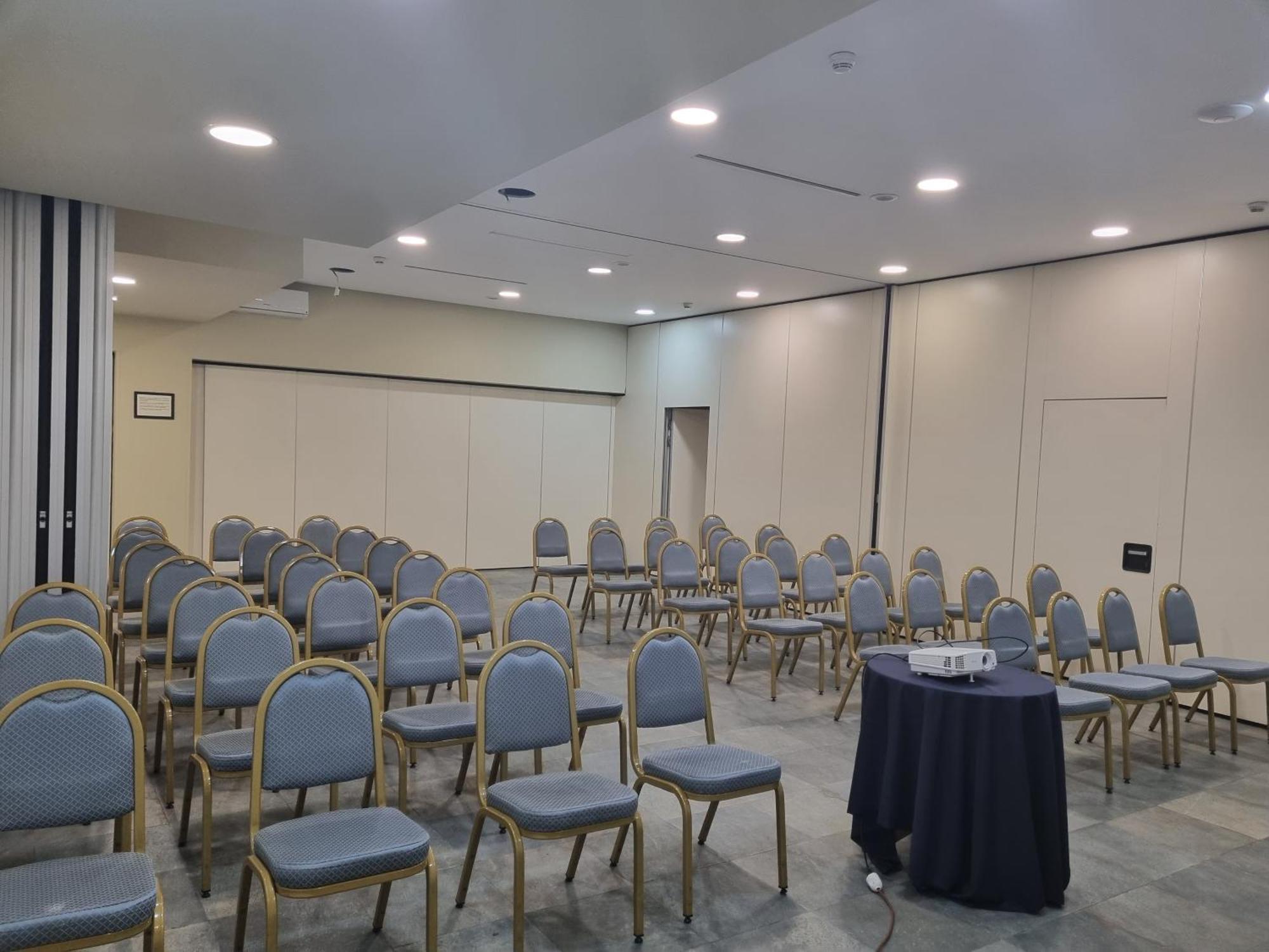 Hotel Futura Centro Congressi Наполи Екстериор снимка